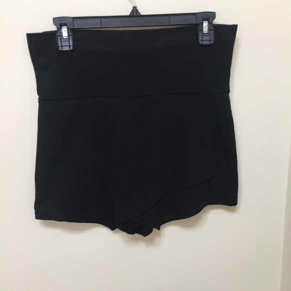 My-Kim collection black envelope skort high rise - Picture 7 of 8